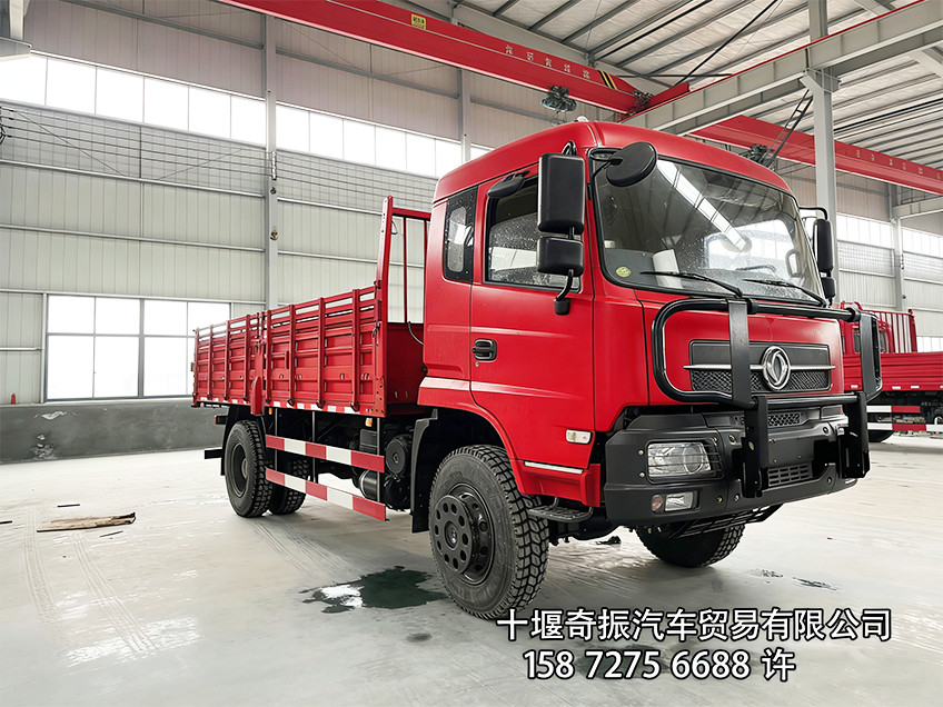 东风四驱平头运兵车210马力 物资装备运输 厂家货源