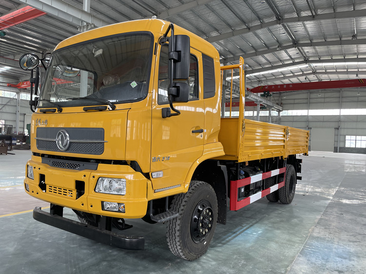 高性价比——东风四驱越野载货车