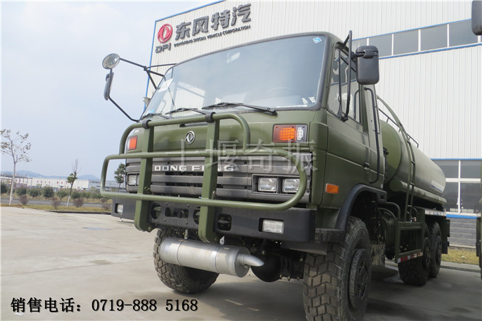 东风6X6沙漠越野运油车，六驱沙漠加油车