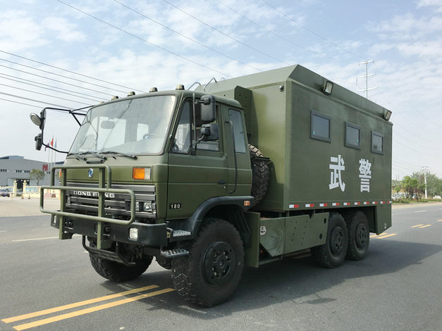 东风六驱越野炊事车